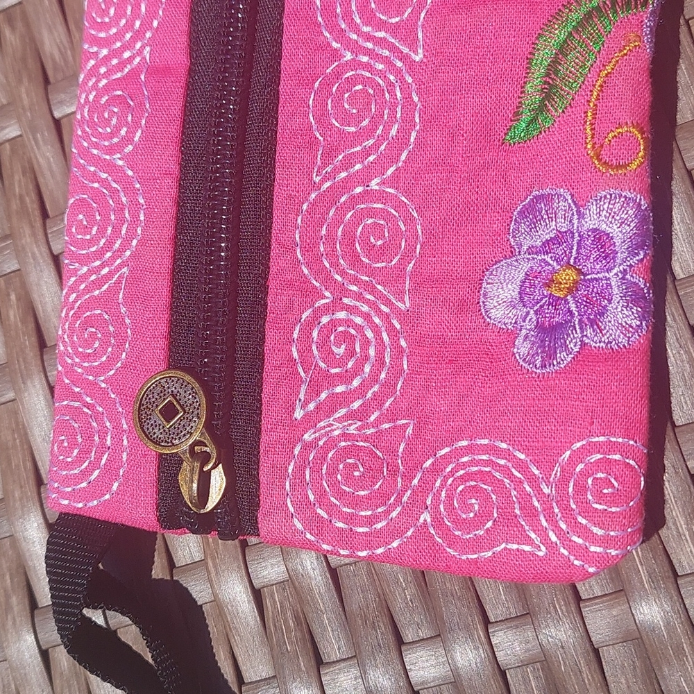 Pouch - Picture 4 of 5